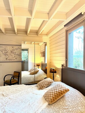 3 soverom, strykejern/-brett og sengetøy