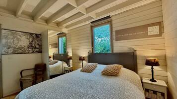 3 slaapkamers, een strijkplank/strijkijzer, beddengoed