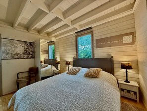 3 habitaciones, tabla de planchar con plancha y ropa de cama 