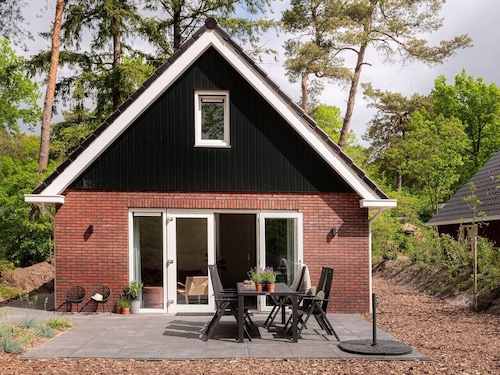De Koekoek I Modern en vrijstaand vakantiehuis in het bos