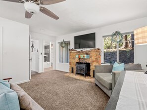 3 室のベッドルーム、アイロン / アイロン台、WiFi、ベッドシーツ