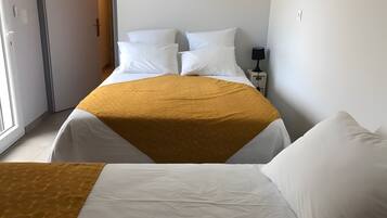 Iron/ironing board, WiFi, bed sheets
