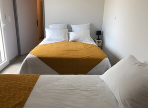Bügeleisen/Bügelbrett, WLAN, Bettwäsche