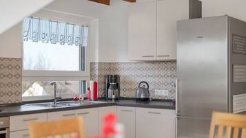 Réfrigérateur, four, plaque de cuisson, lave-vaisselle