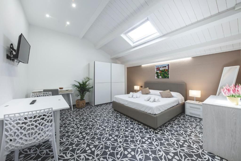 Basic Apartment | Blackout drapes, soundproofing, iron/ironing board, free WiFi