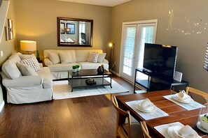 Smart TV - 4BR Townhouse at Lucaya with Resort Pool (Kissimmee)