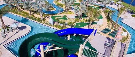 Inomhuspool och utomhuspool