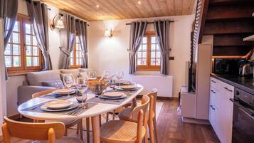 Chalet | Dining