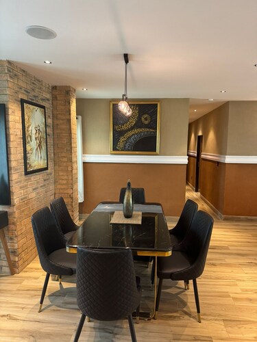 3 Bedroom Fully Serviced Penthouse Apartment