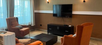 3 Bedroom Fully Serviced Penthouse Apartment