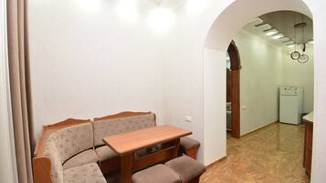 Departamento clásico, 2 habitaciones | Cocina privada