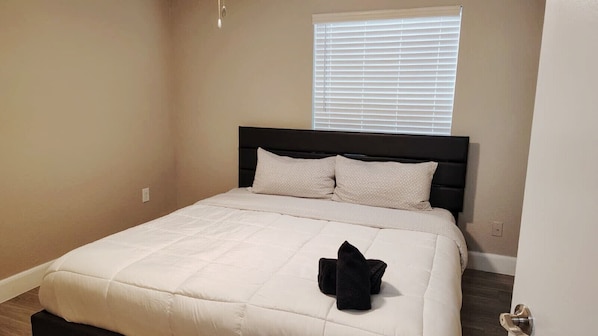 1 chambre, bureau, fer et planche à repasser, Wi-Fi