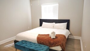 2 bedrooms, desk, iron/ironing board, WiFi