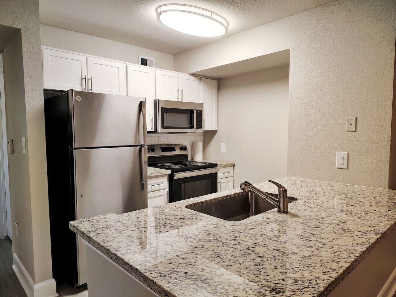 冰箱、微波炉、炉灶、洗碗机