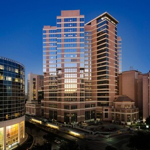 Exterior - Sunset 2Bed 2Bath at footsteps to NRG - Pool - Gym (Houston)