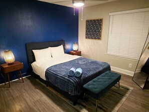 2 bedrooms, desk, iron/ironing board, WiFi