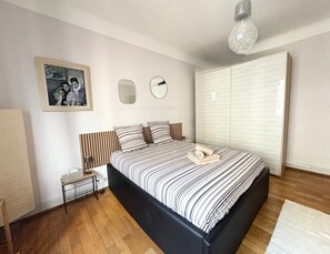 1 bedroom, iron/ironing board, WiFi, bed sheets - D’Stuba – Charm and comfort in Strasbourg (Strasbourg)
