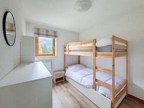 2 bedrooms