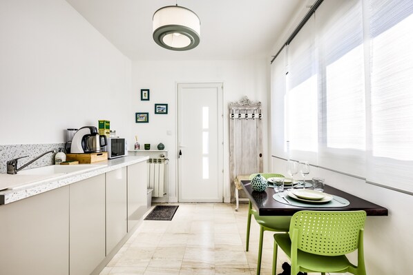 Fridge, microwave, coffee/tea maker, electric kettle