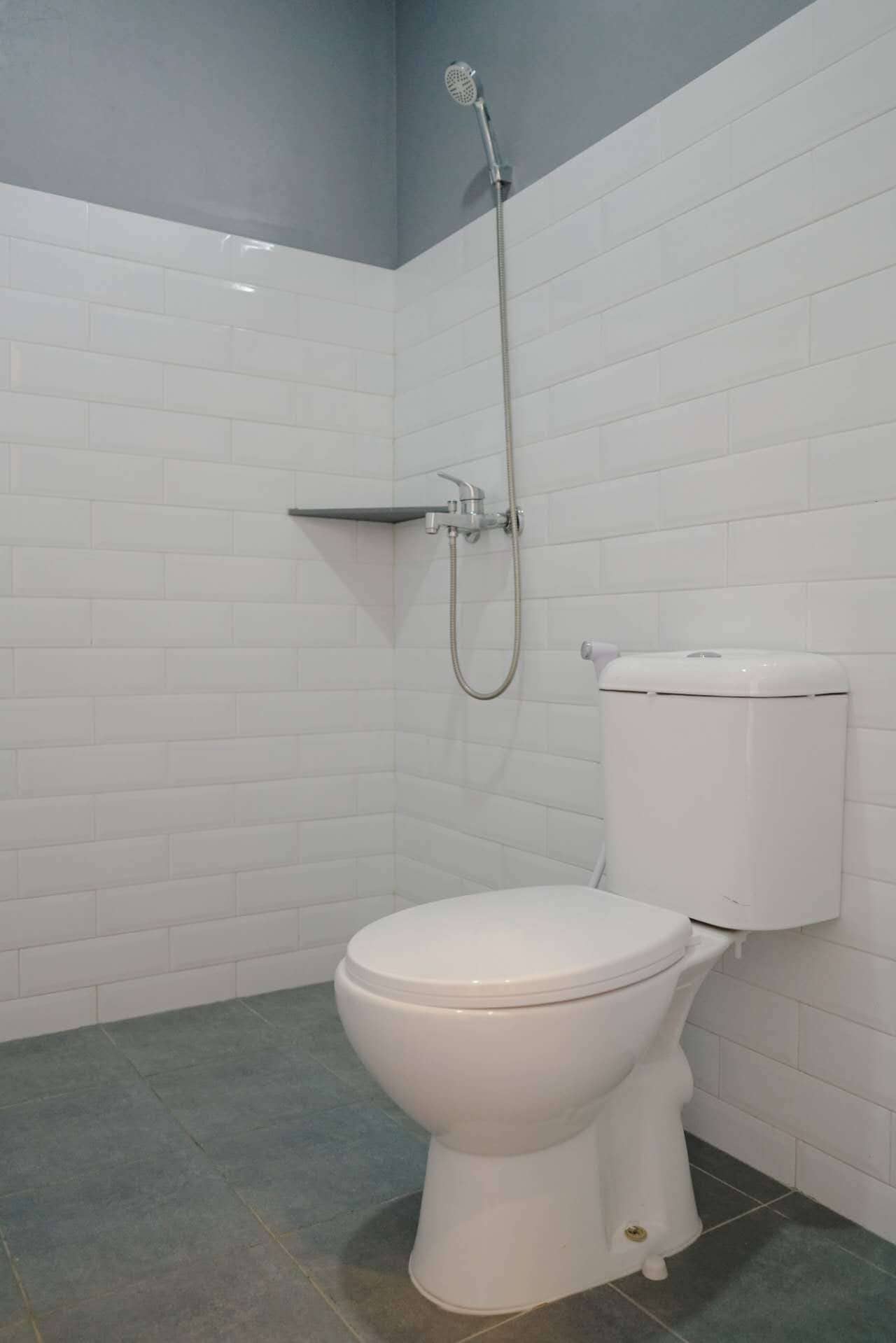 Rom – comfort, bakgårdsutsikt | Bad | Dusj og håndklær