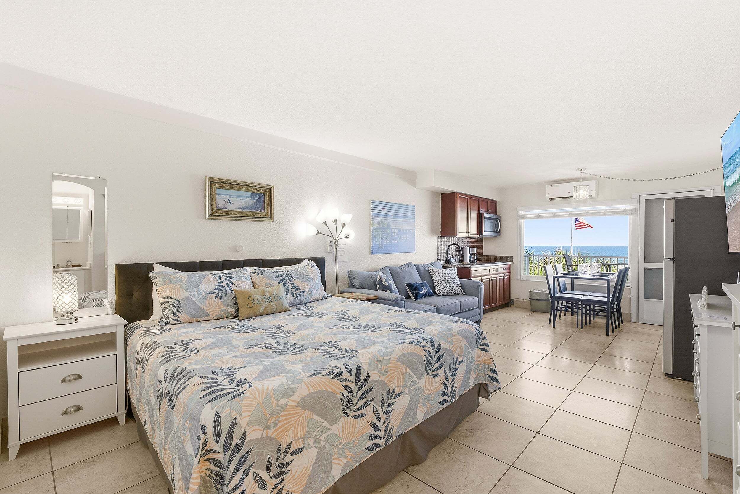 Studio, 1 King-Bett, Balkon, Meerblick (Ocean Jewels Club 363) | Individuell dekoriert, individuell eingerichtet