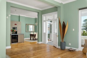 Interior - Seahurst Stunning Ocean Views in Fresnaye (Cape Town)