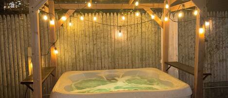 مغطس سبا خارجي