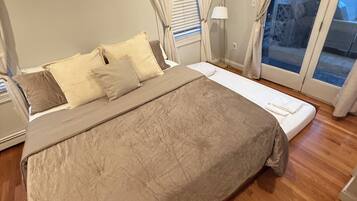 2 bedrooms, internet, bed sheets