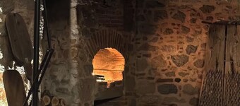 A historic stone house, Ideal for visitors to the Acropolis-Asklepion in Bergama