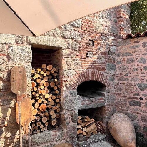 A historic stone house, Ideal for visitors to the Acropolis-Asklepion in Bergama