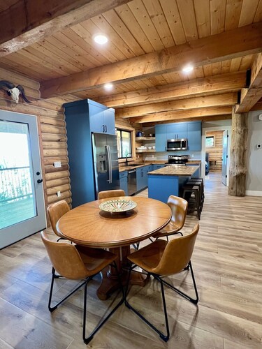 Enchanting Ski In Ski Out Log Cabin in Beaver at Eagle Point Resort, sleeps 20+