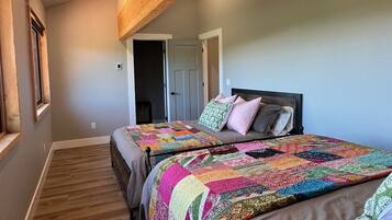 4 bedrooms, WiFi, bed sheets