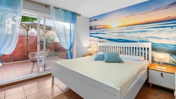 4 bedrooms, desk, iron/ironing board, WiFi