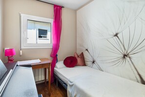 4 chambres, fer et planche à repasser, Wi-Fi, draps fournis