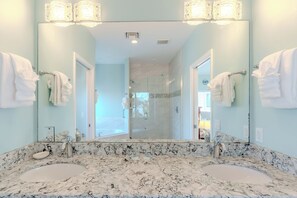 Shower, jetted tub, hair dryer, towels