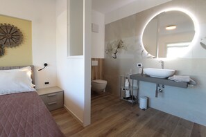 House, Patio, Mountain View | Free cribs/infant beds, free WiFi, bed sheets - House Martina (Limana)