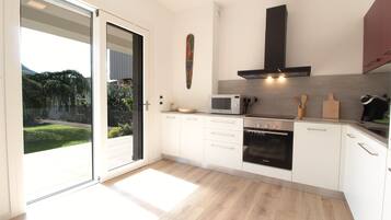 Casa, patio, vista montagna | Cucina privata | Frigorifero, microonde, forno, piano cottura