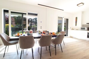 Rumah, patio, pemandangan gunung | Ruang makan