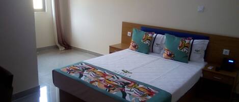 Standard Double Room | Desk, free WiFi
