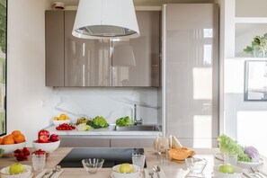 Fridge, microwave, oven, dishwasher