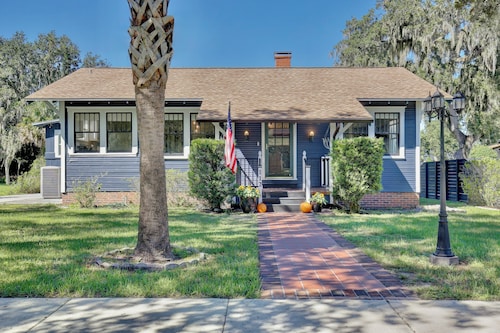 1921 2BD/1BTH Bungalow - Historic Winter Garden, Steps to Plant St, Dogs Welcome