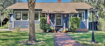 1921 2BD/1BTH Bungalow - Historic Winter Garden, Steps to Plant St, Dogs Welcome