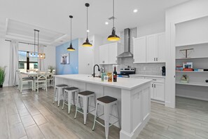 Fridge, microwave, oven, stovetop - Snowbird Retreat - Newly Renovated - Fishing (Cape Coral)