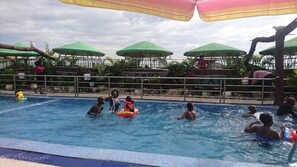 Outdoor pool - Spa Dr. Hotel Bungoma (Bungoma)