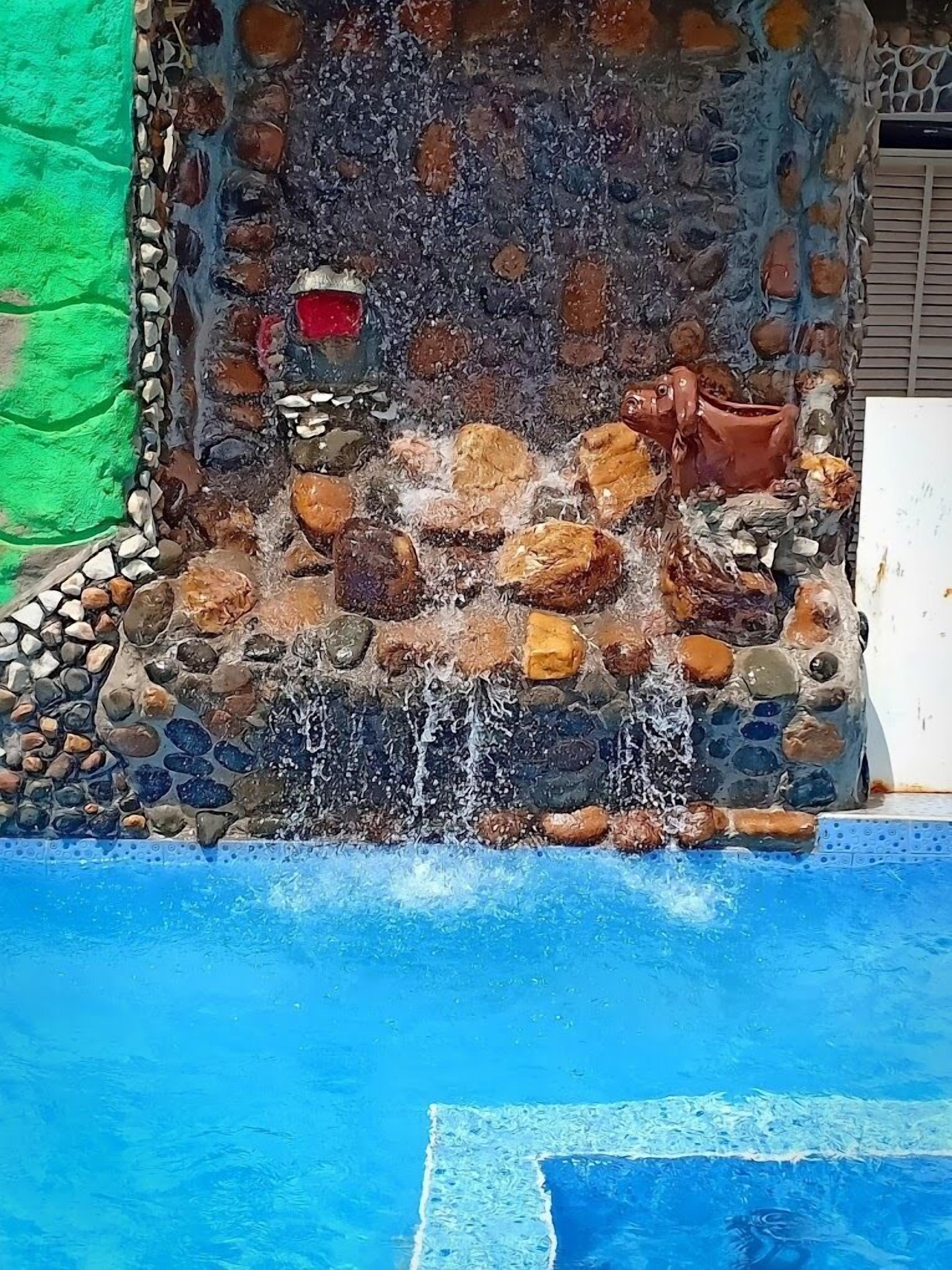 Kolam renang outdoor