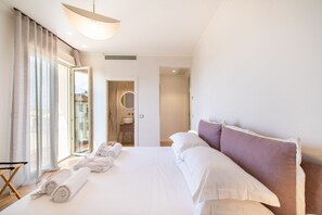 2 chambres, bureau, fer et planche à repasser, accès Internet