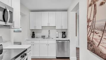 Condo, 1 giường cỡ queen và sofa giường (The Bungalows #3) | Bếp riêng