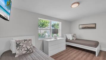 Condo, 1 giường cỡ queen và sofa giường (The Bungalows #3) | 2 phòng ngủ