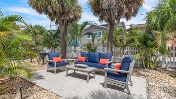 Condo, 1 giường cỡ queen và sofa giường (The Bungalows #3) | Hiên