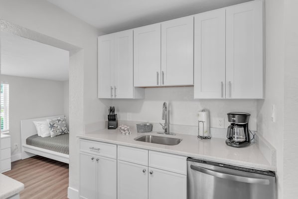 Condo, 1 Queen Bed with Sofa bed (The Bungalows #3) | Interior